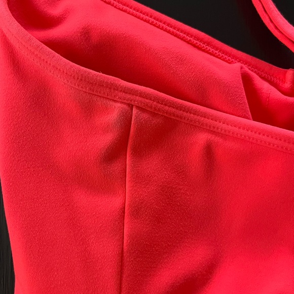 UPF 50+ Luxletic Scallop Tank and Bike Short Matching Set, Size Medium - Picture 13 of 14